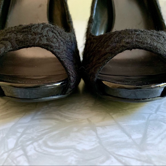 Nine West Escher Floral Texture Peep-Toe Heels 8 - Picture 2 of 7